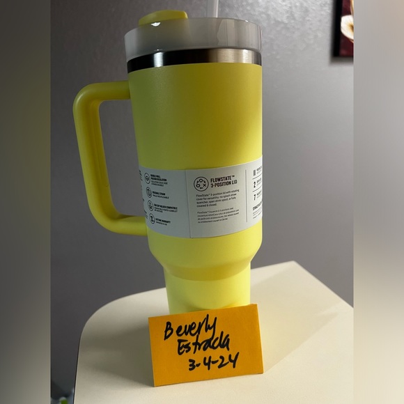 Stanley, 40 oz, The Quencher H2.0 FlowState Tumbler, Pomelo - Picture 4 of 4